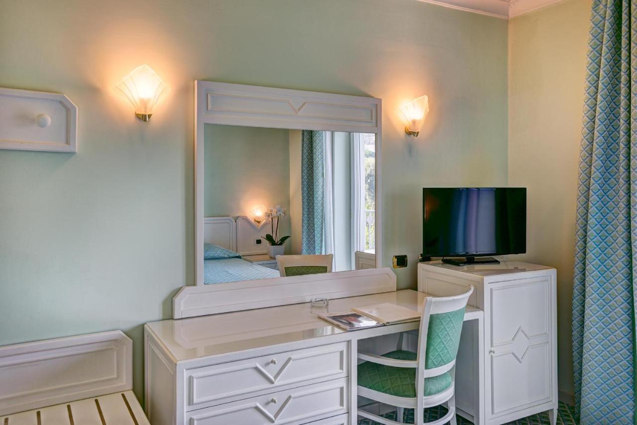 Grand Hotel Riviera Сорренто Экстерьер фото