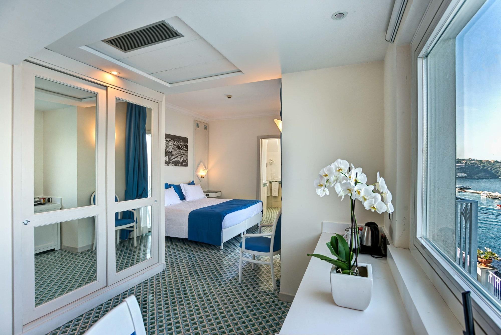 Grand Hotel Riviera Сорренто Экстерьер фото