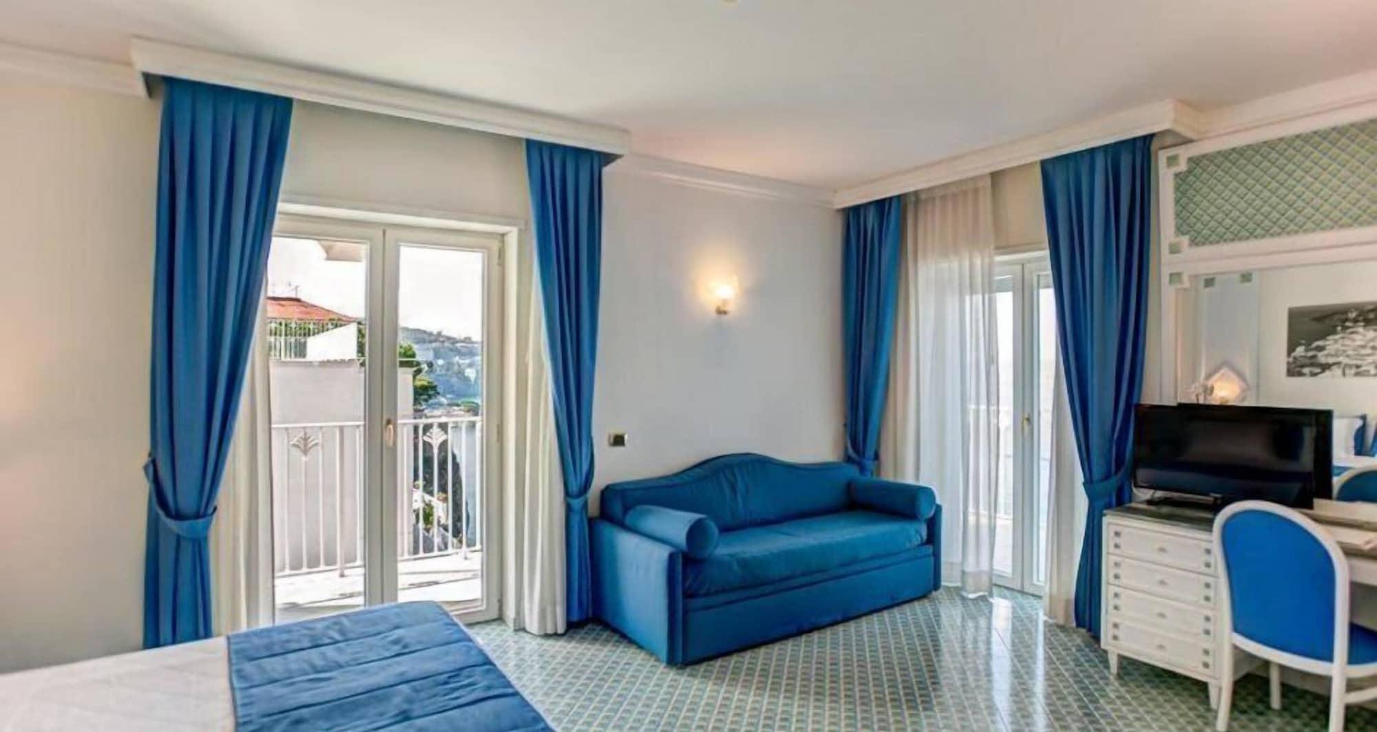 Grand Hotel Riviera Сорренто Экстерьер фото
