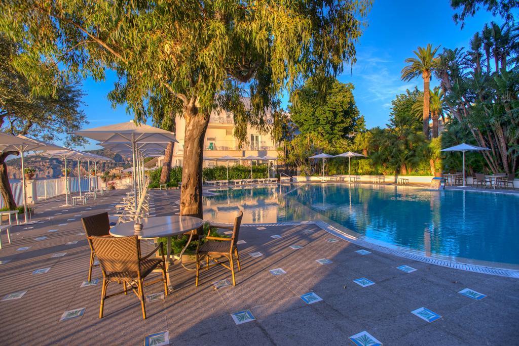 Grand Hotel Riviera Сорренто Экстерьер фото