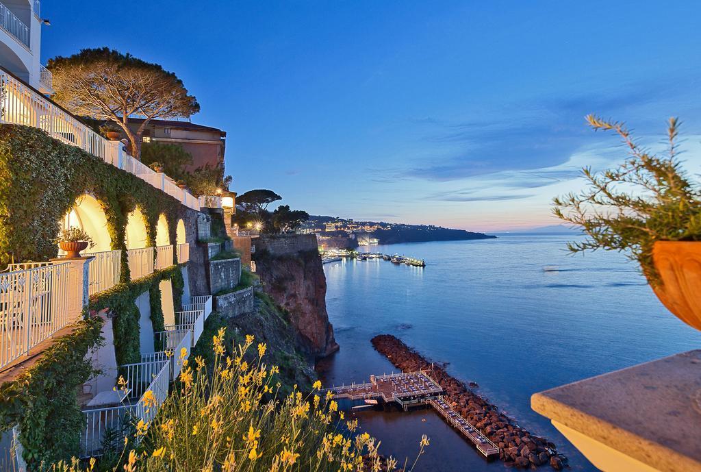 Grand Hotel Riviera Сорренто Экстерьер фото