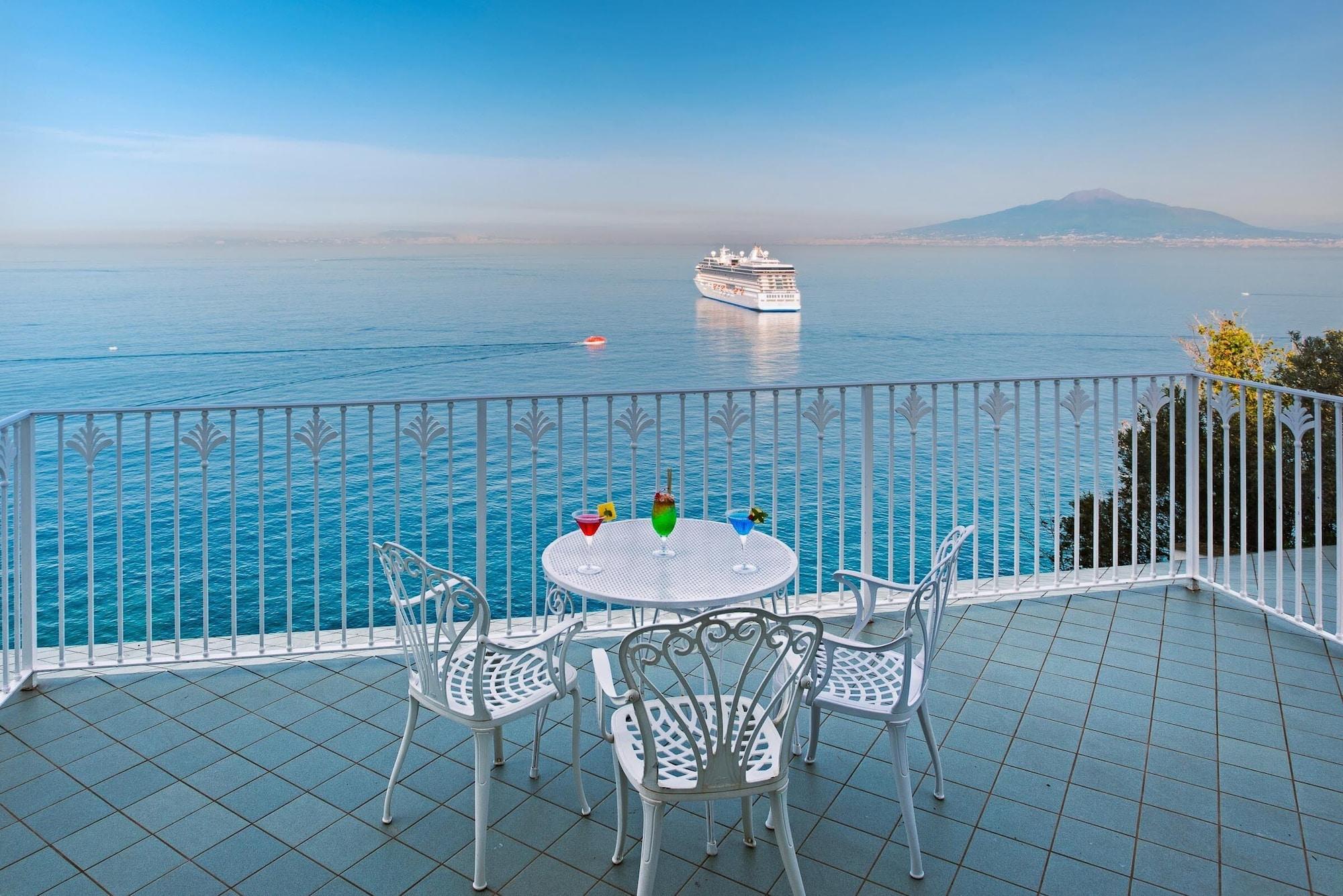 Grand Hotel Riviera Сорренто Экстерьер фото