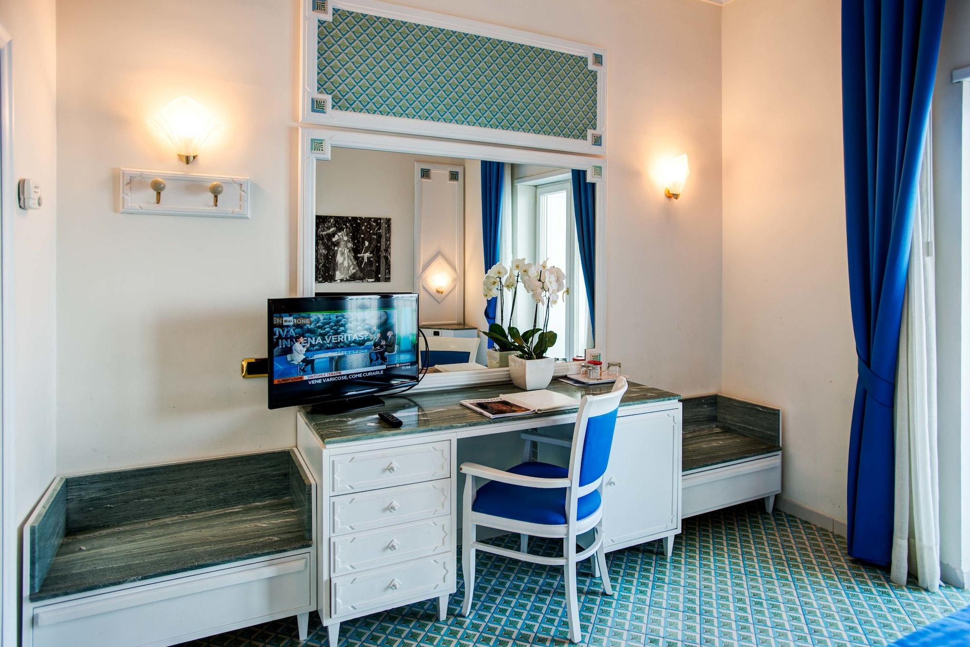 Grand Hotel Riviera Сорренто Экстерьер фото