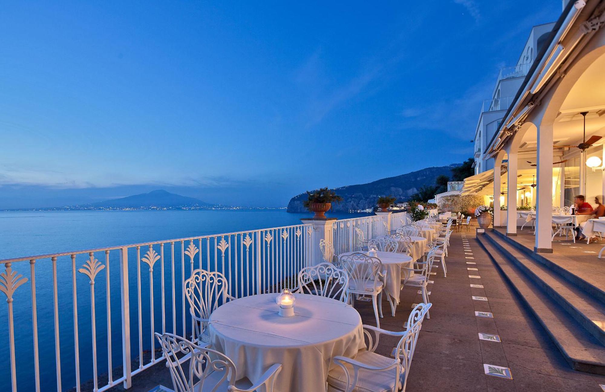 Grand Hotel Riviera Сорренто Экстерьер фото