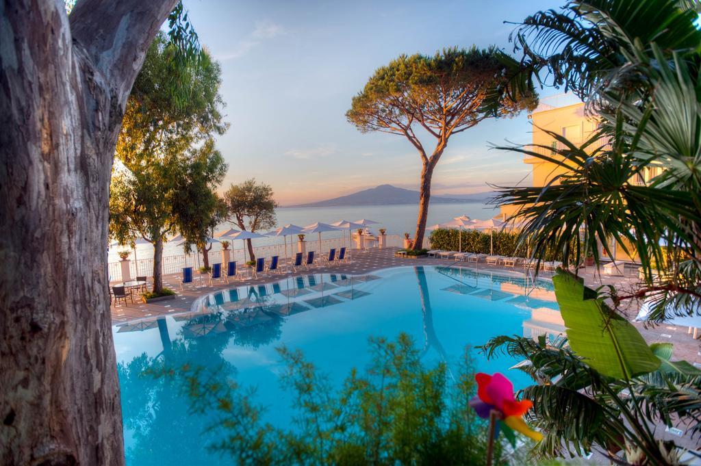 Grand Hotel Riviera Сорренто Экстерьер фото