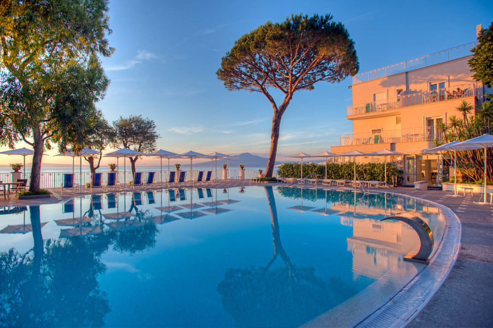 Grand Hotel Riviera Сорренто Экстерьер фото