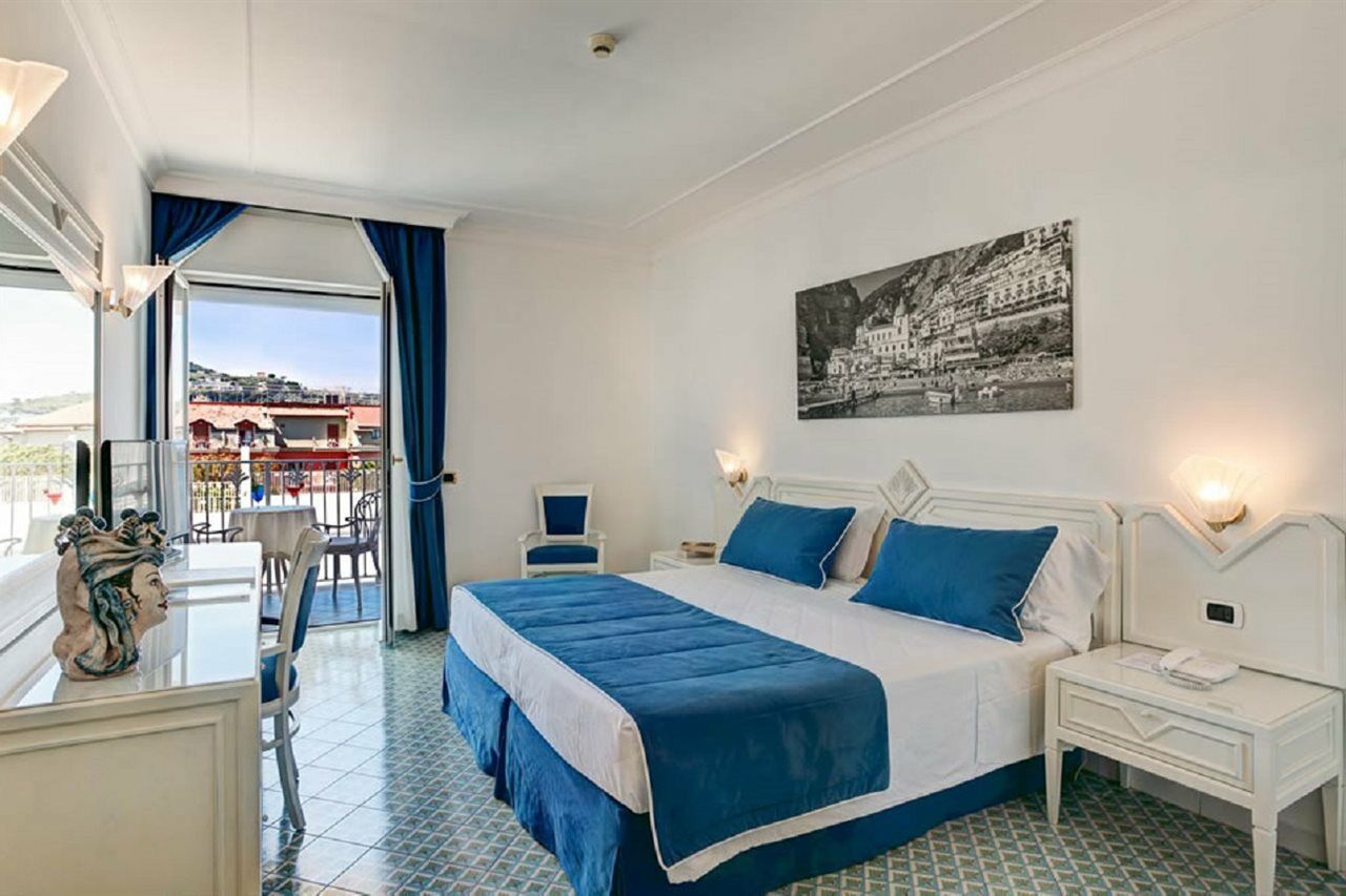 Grand Hotel Riviera Сорренто Экстерьер фото